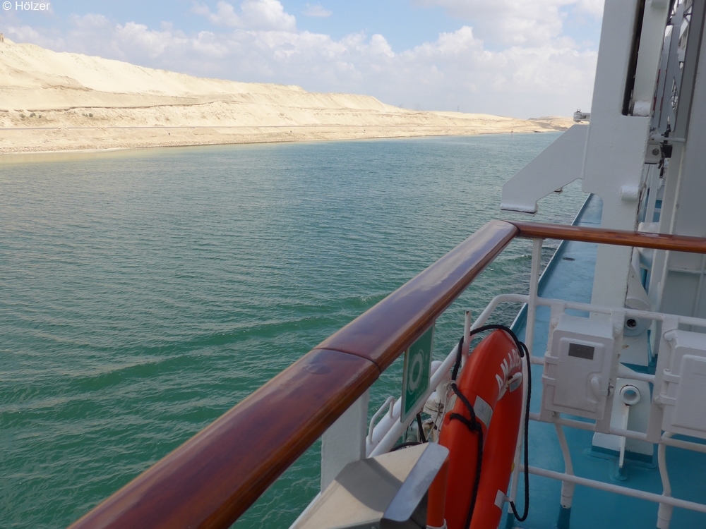 hoe-2018-04-22-Suez-Kanal-P1100756p.jpg